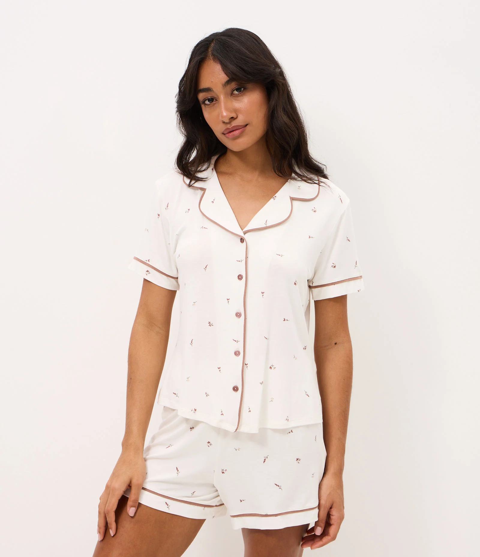 Pijama Curto Americano em Viscolycra com Estampa Floral Branco 2