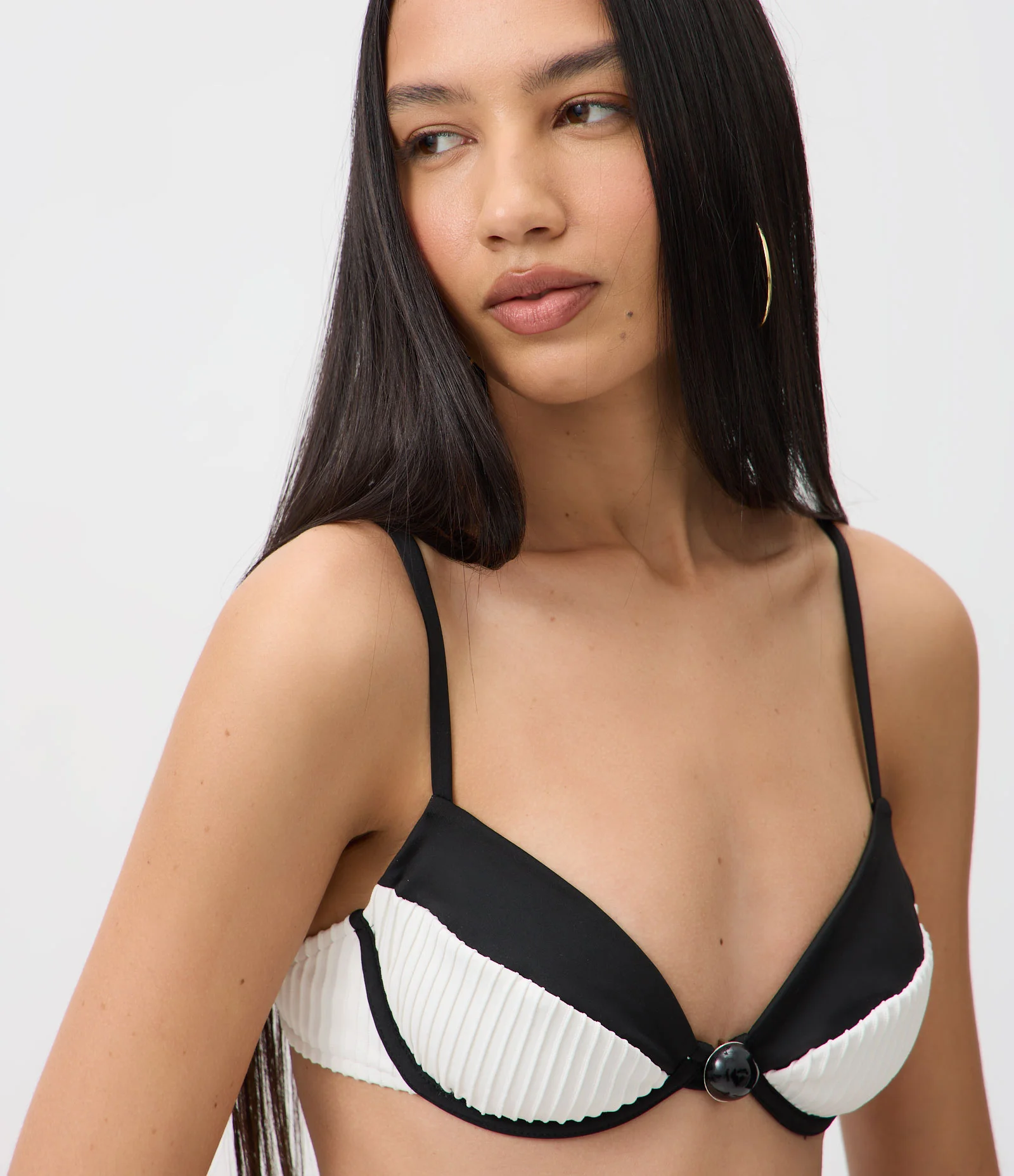 Biquíni Top Meia Taça com Estampa Color Block Preto/Branco 1