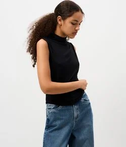 Blusa sem Manga em Ribana com Gola Alta