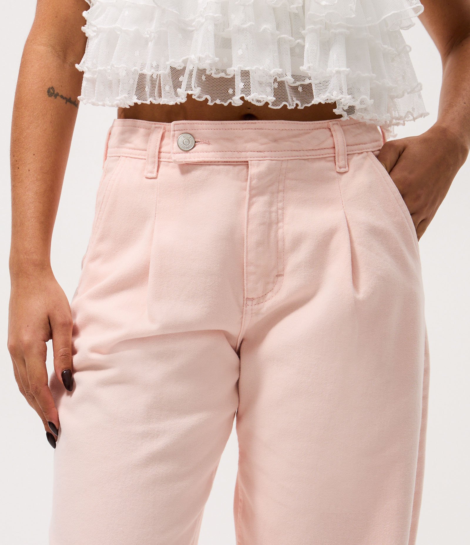 Calça Barrel em Sarja com Cintura Baixa e Bolsos Rosa Claro 3