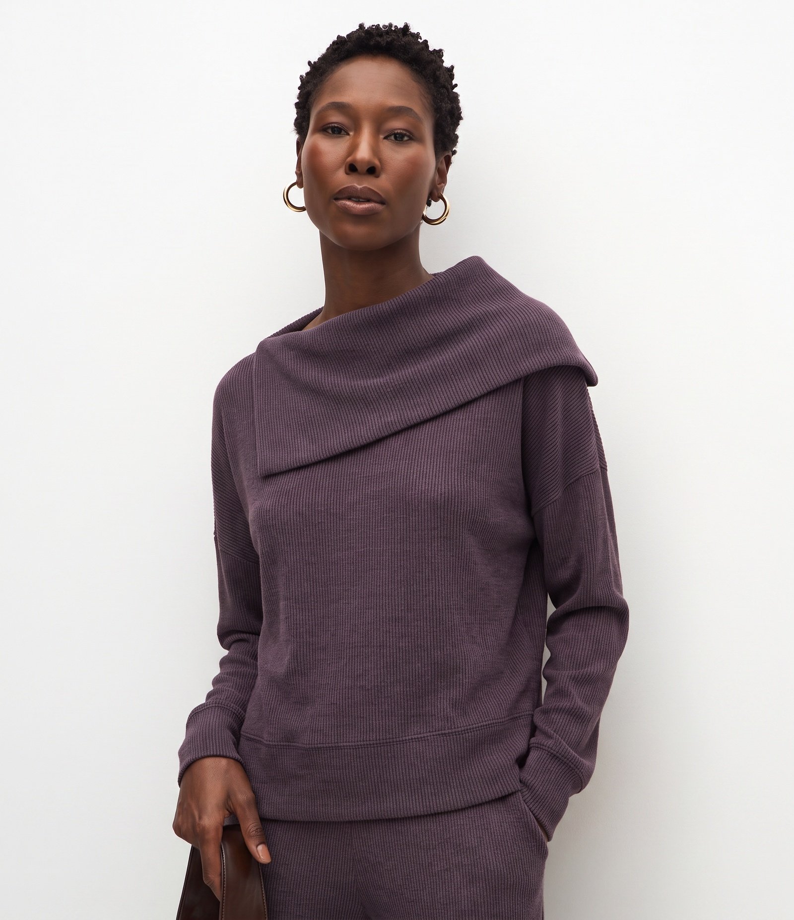 Blusa em Anarruga com Gola Boba Roxo 2