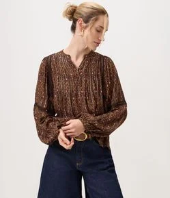 Blusa em Viscose com Estampa Paisley e Mangas Bufantes