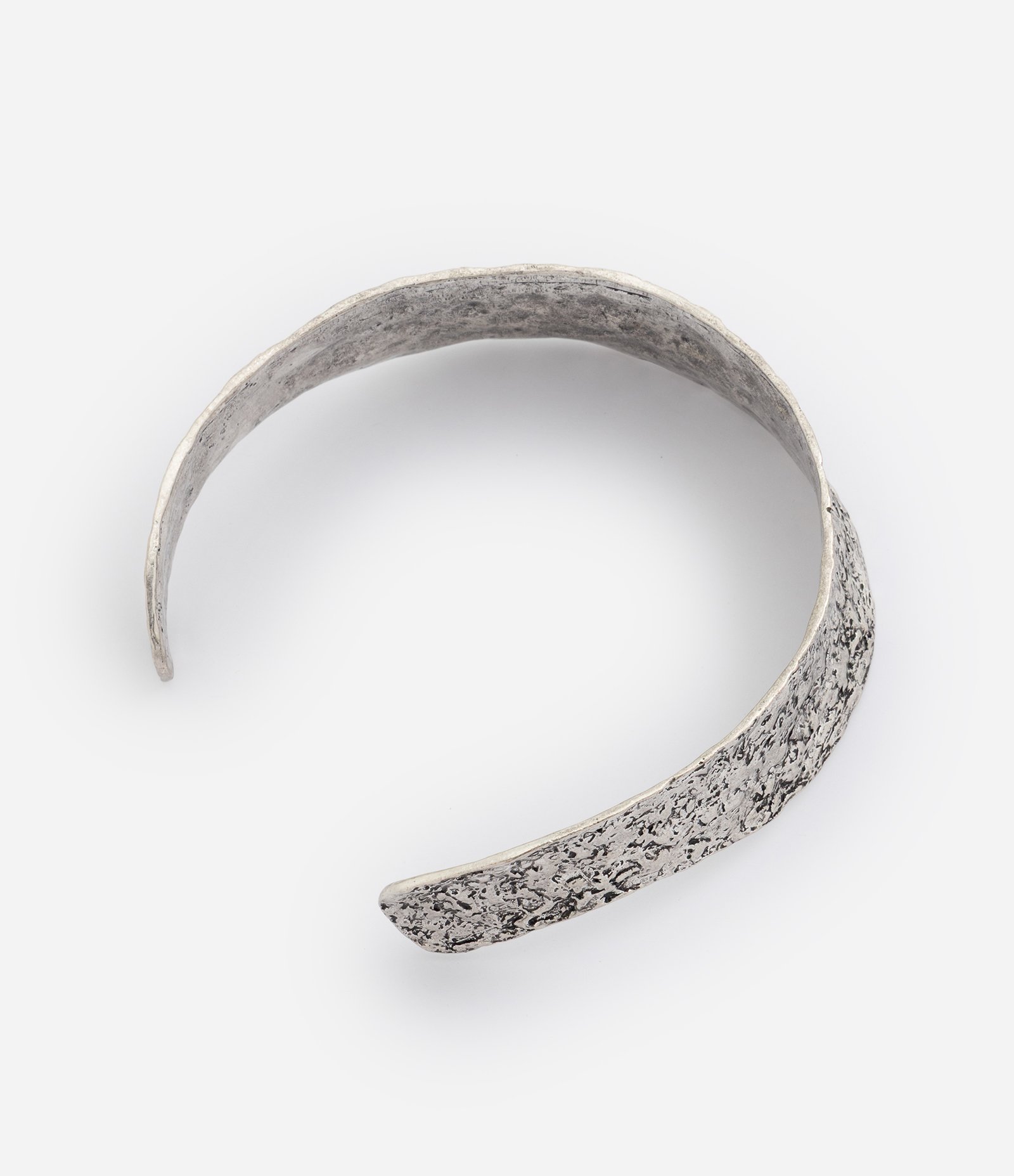 Gargantilha Choker em Metal com Acabamento Martelado Prata 3