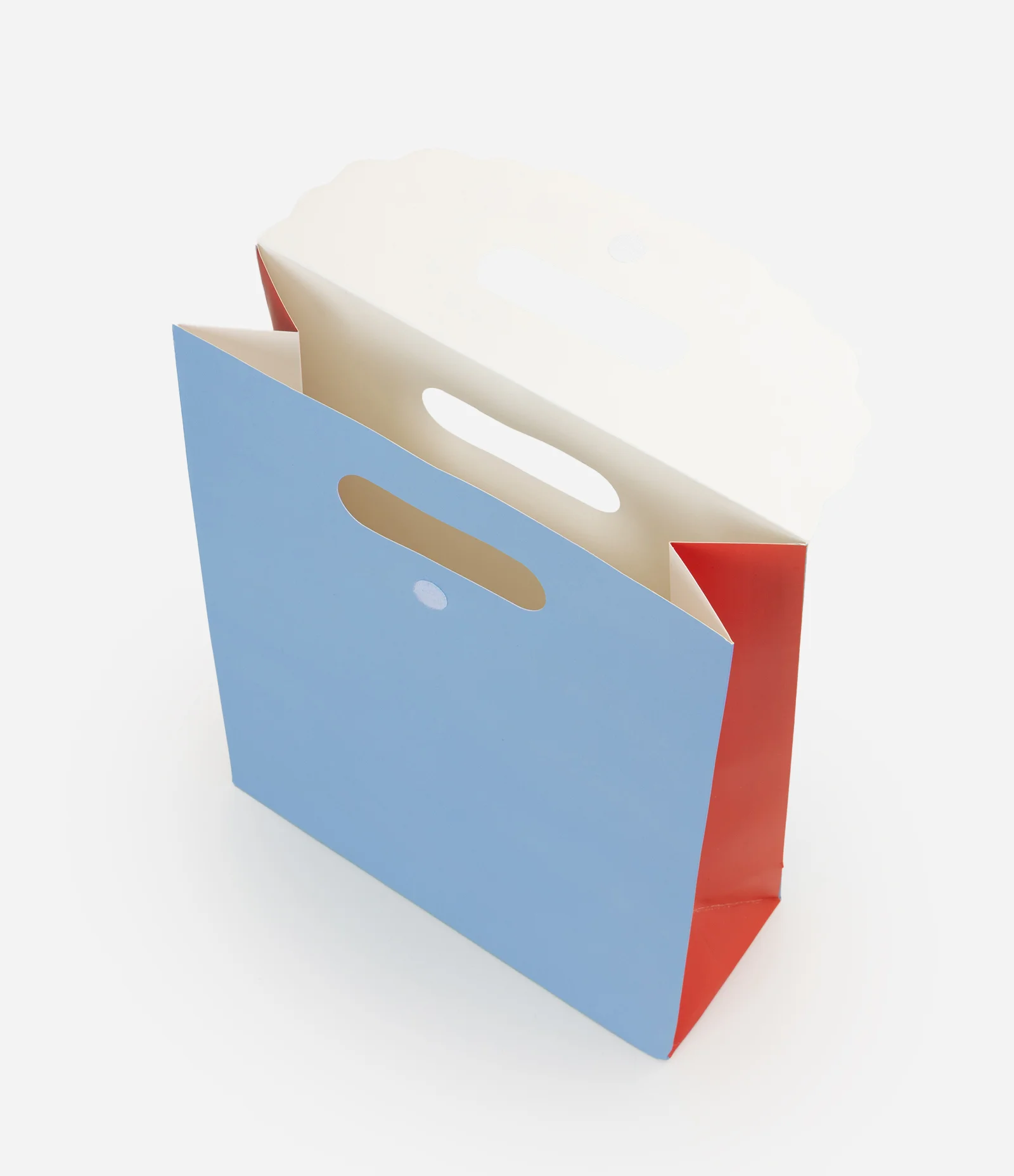 Embalagem para Presente em Papel com Lettering e Borda Ondulada Multicores 2