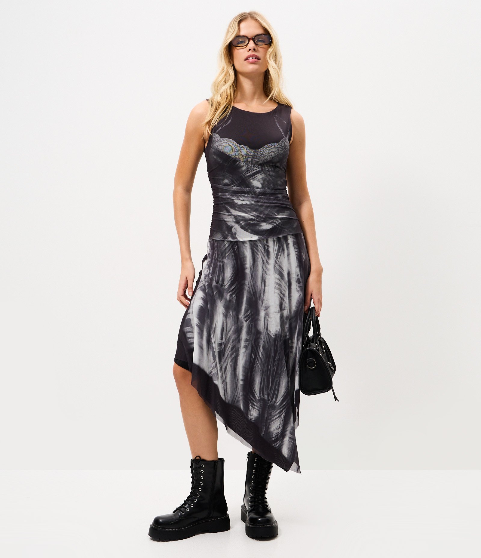 Vestido Midi em Tule com Estampa Abstrata e Barra Assimétrica Preto 1