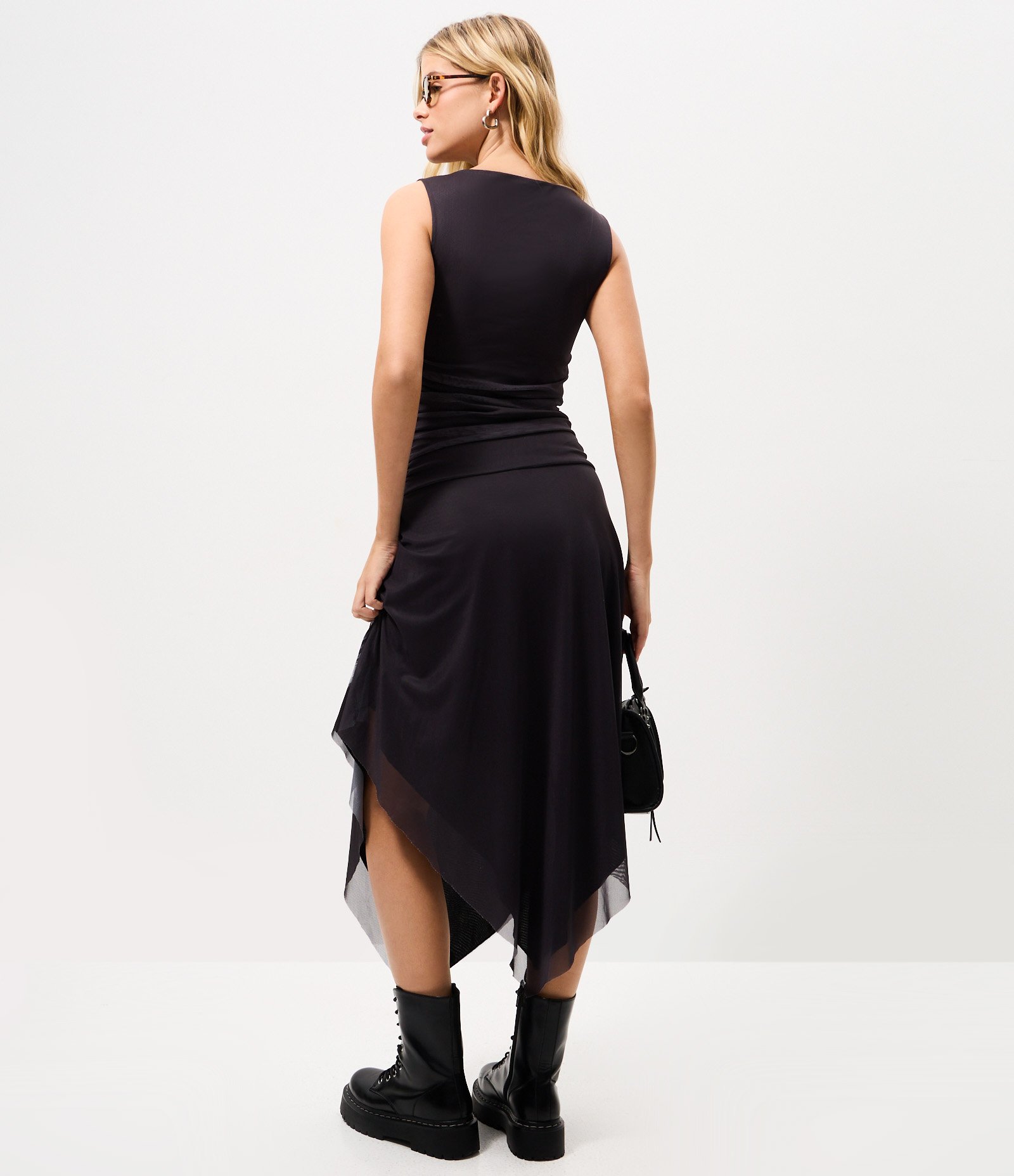 Vestido Midi em Tule com Estampa Abstrata e Barra Assimétrica Preto 4