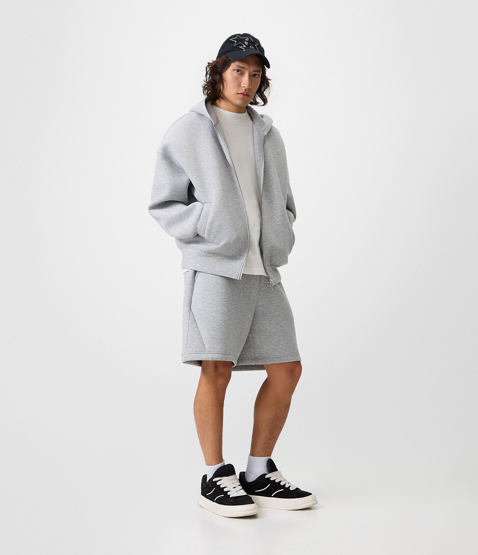 Bermuda Baggy Cropped em Malha Scuba Cinza 1