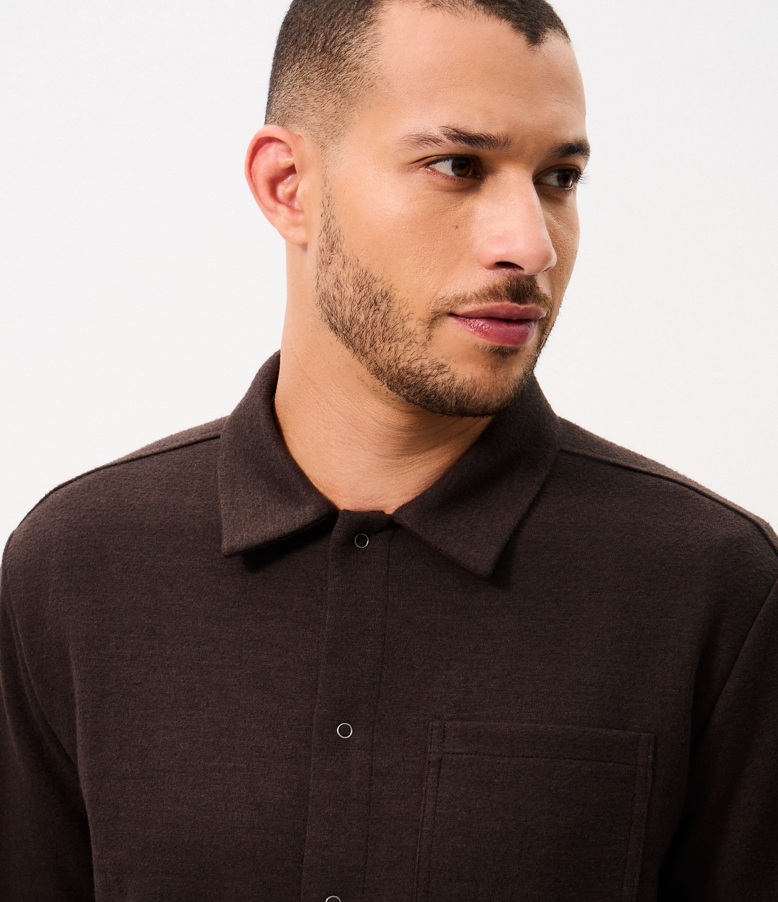 Camisa com Fio Mescla e Bolso Marrom 4
