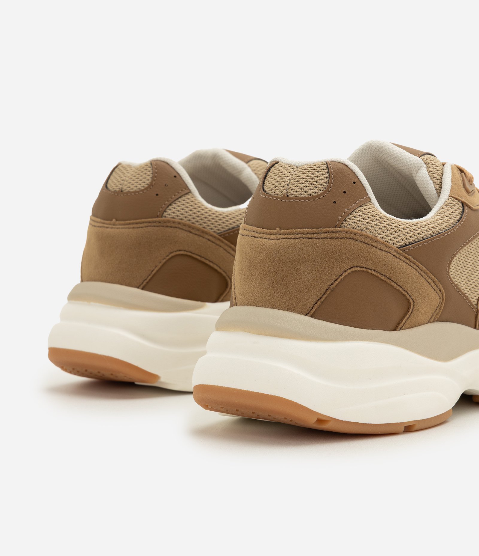 Tênis Dad Sneaker Recortes Mix de Materiais Bege 3