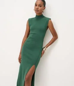 Vestido Midi em Tricô com Gola Alta e Fenda