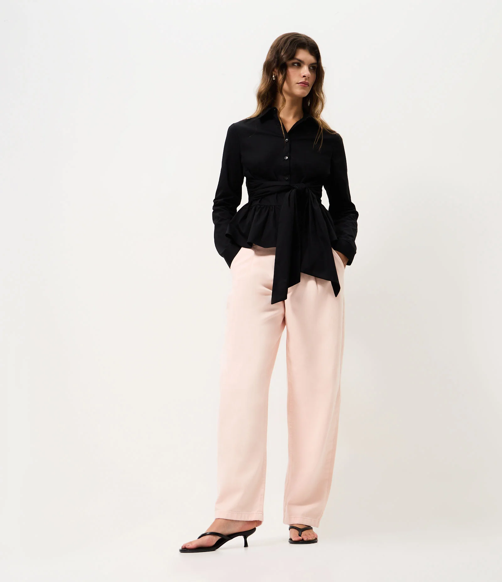 Camisa Peplum em Tricoline com Amarração em Laço na Cintura Preto 2