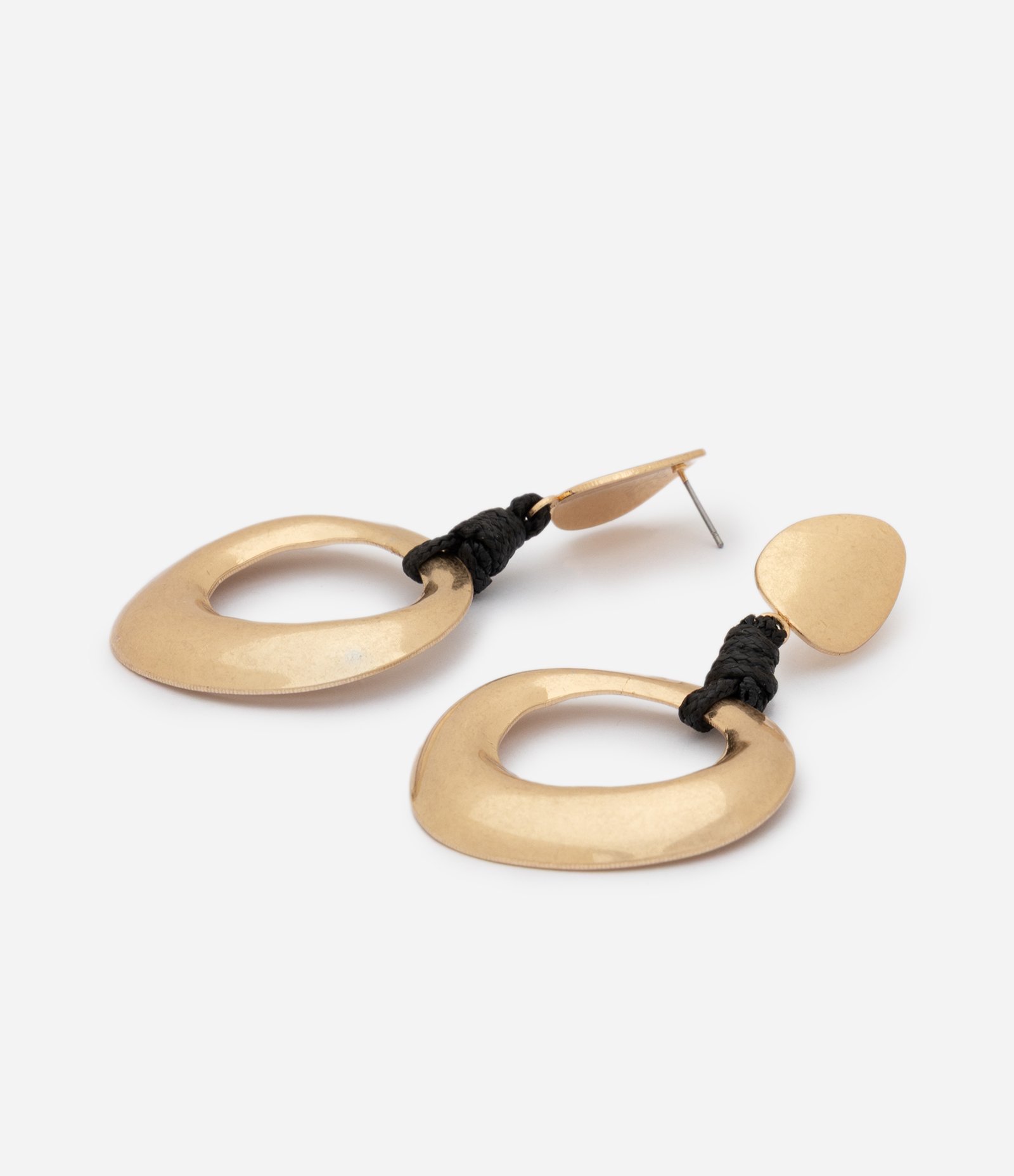 Maxi Brinco Escultural com Detalhes em Fio Encerado Dourado 4