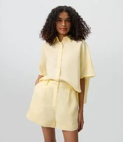 Short em A de Linho Alfaiatado com Pregas Frontais