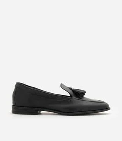 Mocassim em Couro com Detalhe de Franjas
