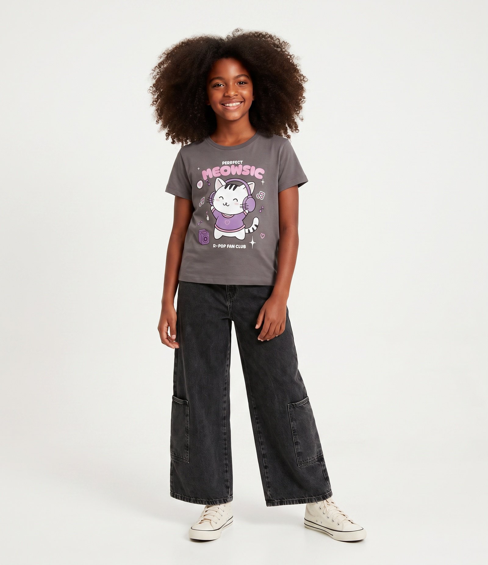 Camiseta Regular Infantil com Estampa de Gatinha com Fones - Tam 5 a 16 Anos Cinza 1