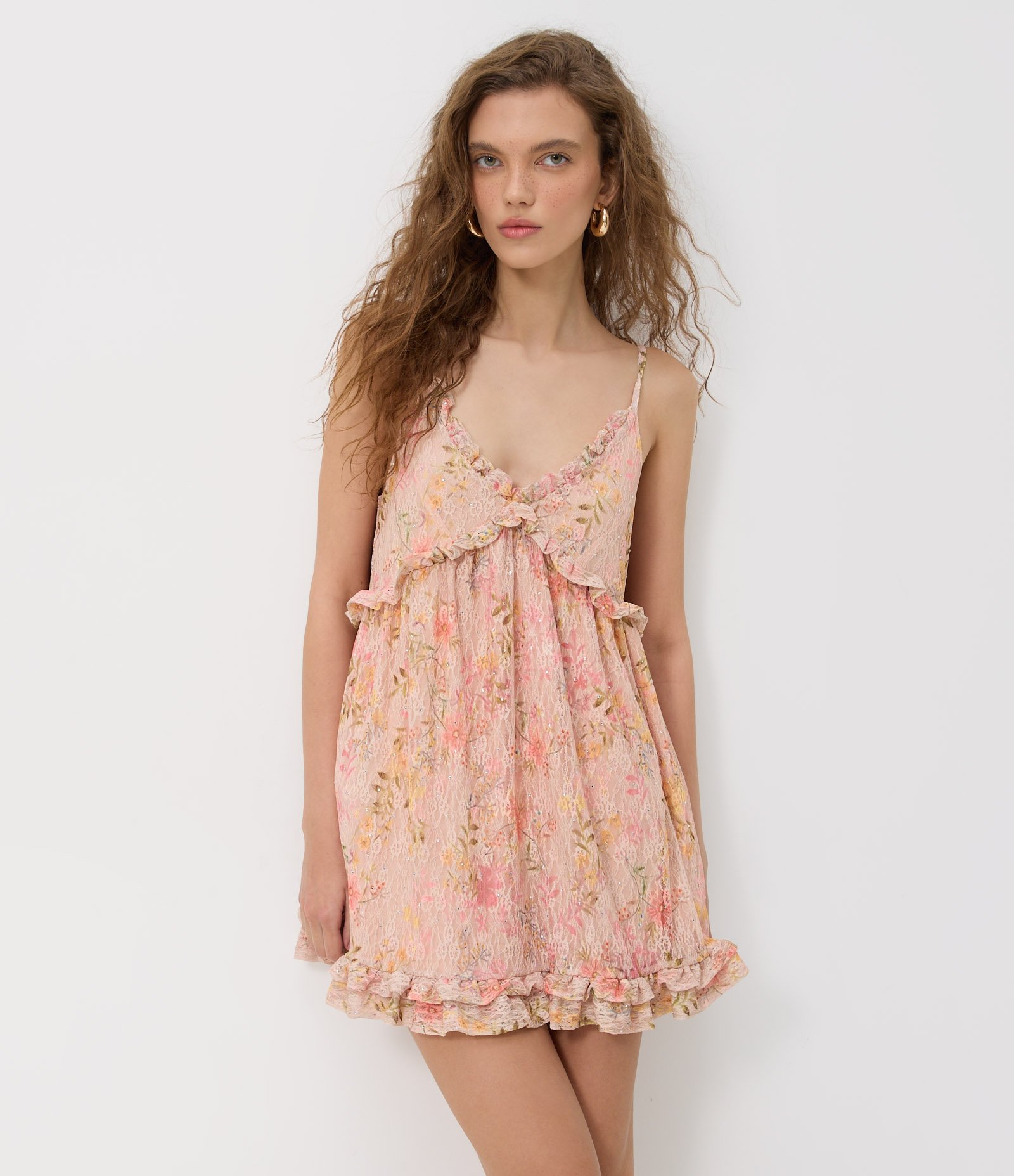 Vestido Curto Floral em Renda com Pedrinhas e Babados Rosa 2