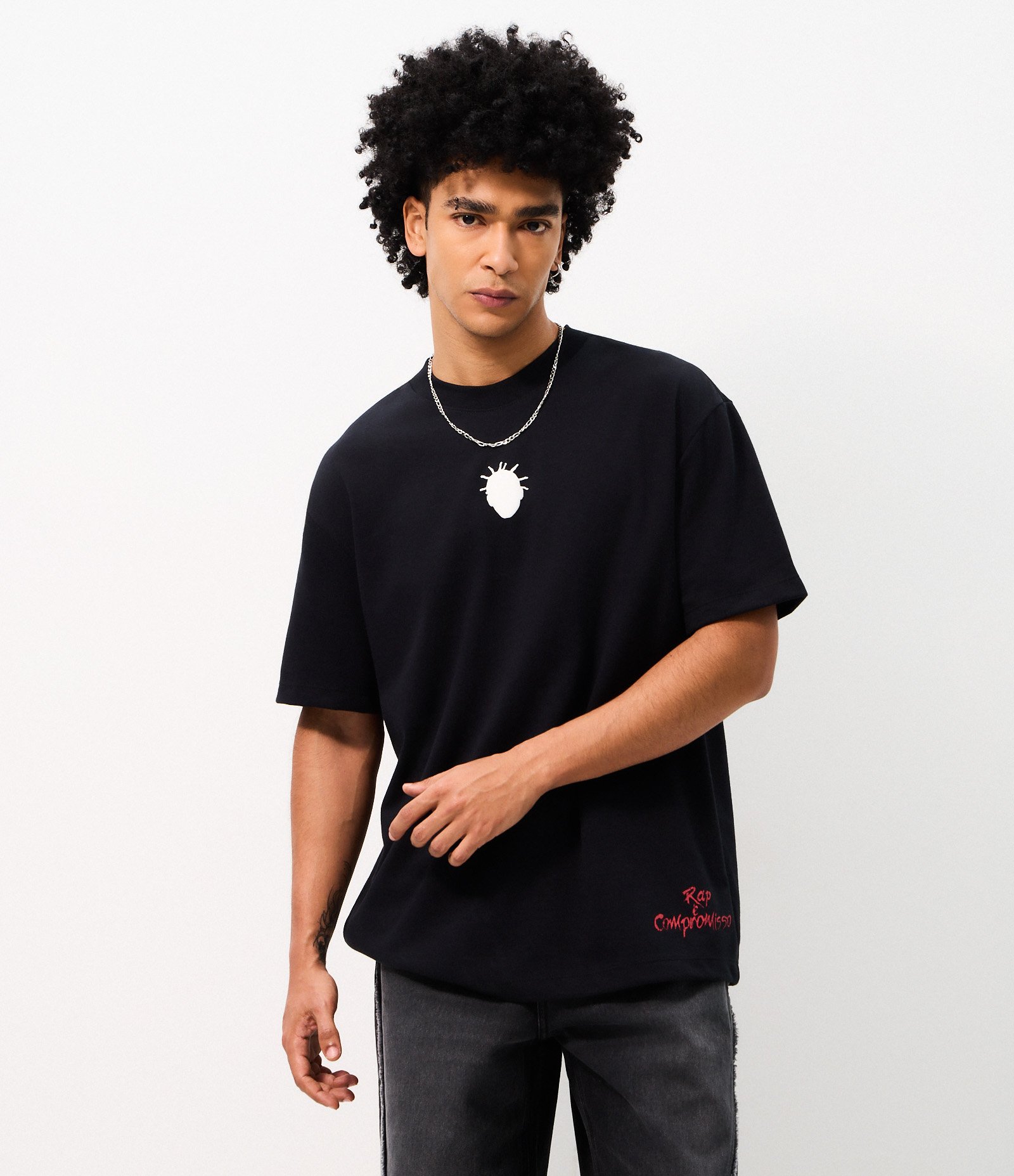 Camiseta Relaxed com Estampa Sabotage Preto 4