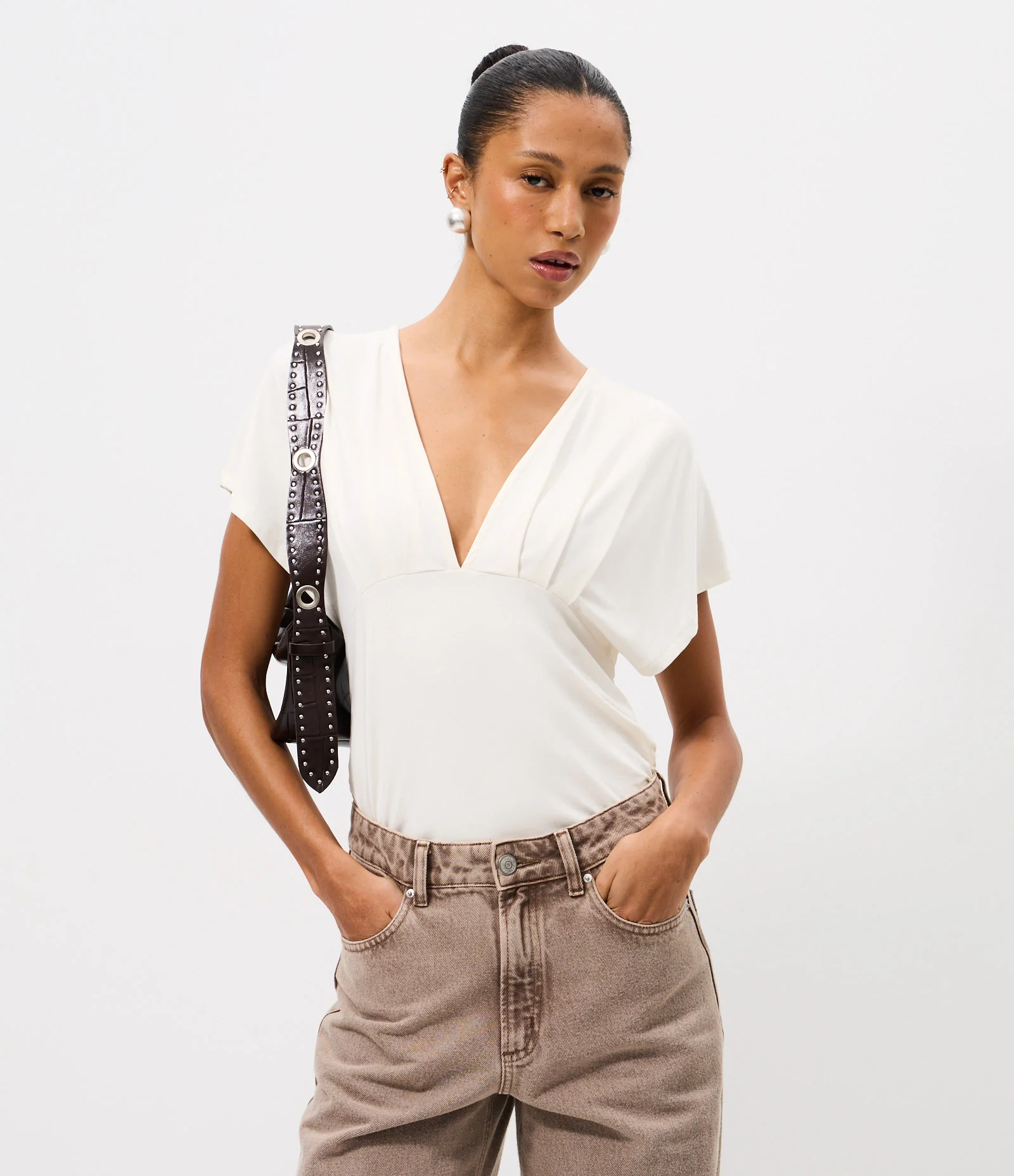 Blusa em Viscose com Decote V e Amarração nas Costas Branco 1