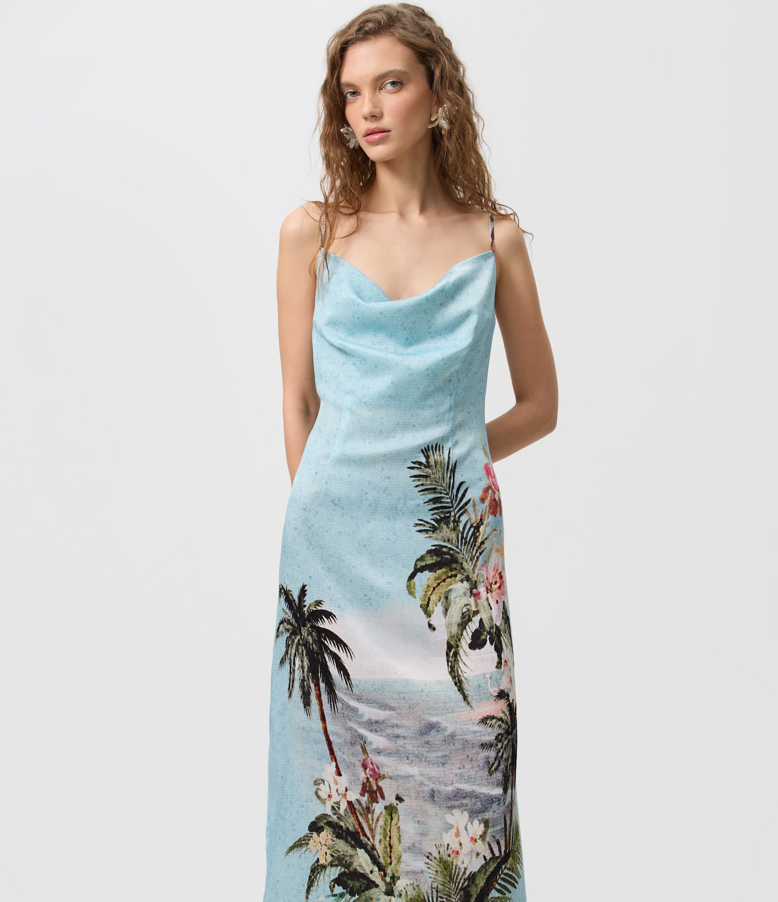 Vestido Long Midi com Estampa Tropical e Decote Degagê Azul 1