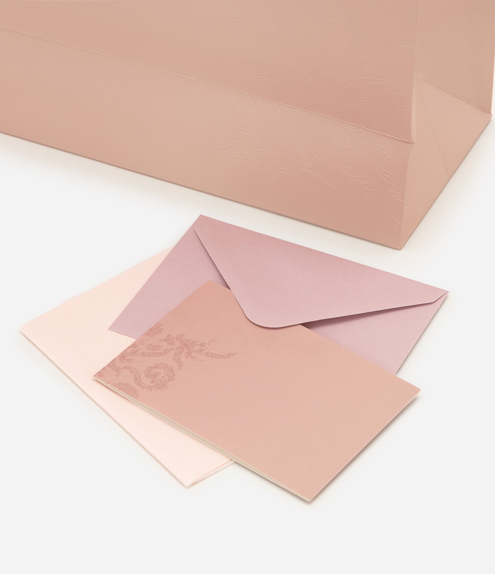 Embalagem para Presente Média em Papel com Relevo Floral Rosa 4