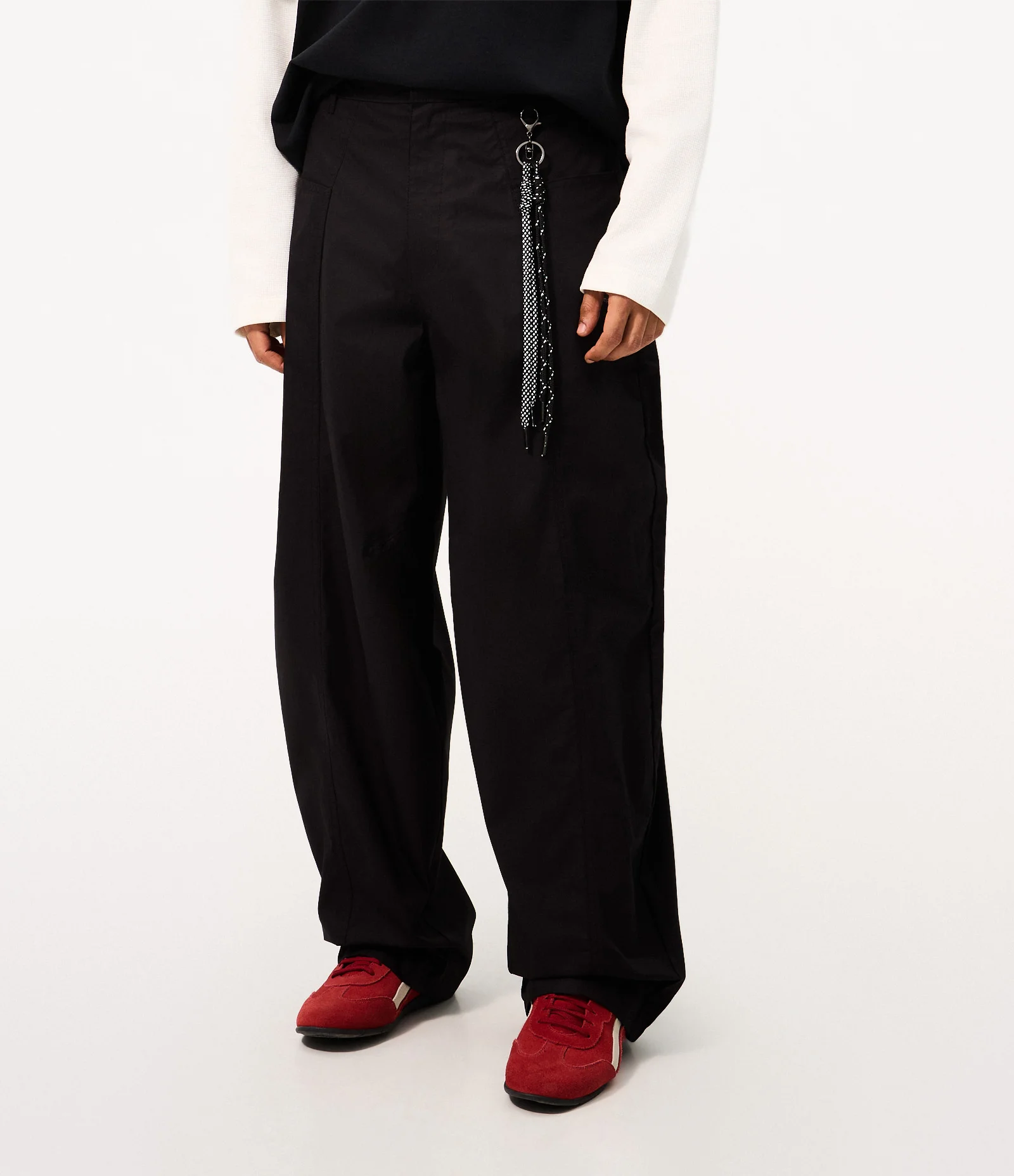Calça Baggy Balloon Sarja com Chaveiro Preto 2