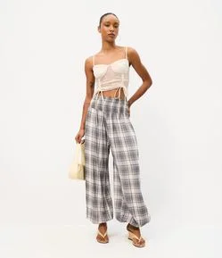Calça Aladim em Viscose Xadrez Texturizada