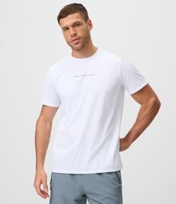 Camiseta Esportiva Dry em Poliamida Texturizada com Lettering