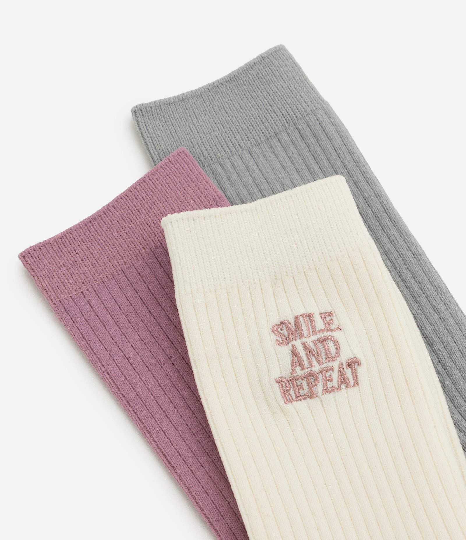 Kit 03 Meias Cano Alto Esportivas em Poliamida Canelada Verde/Rosa/Off White 4