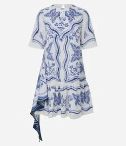 Vestido T-Shirt em Viscose com Estampa Borboletas e Lenço Assimétrico