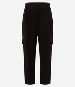 Calça Cargo em Crepe com Bolsos Laterais