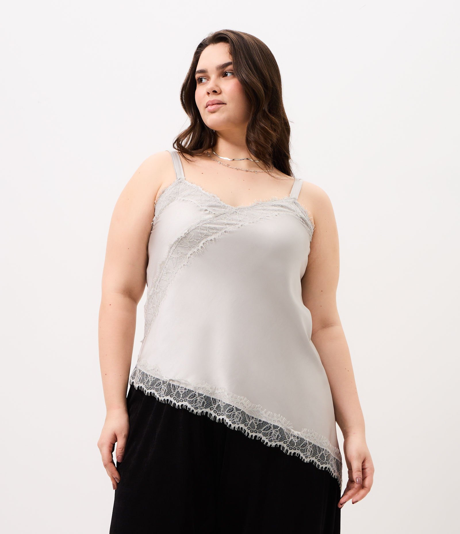 Blusa Alongada em Cetim com Renda Curve & Plus Size Cinza 1