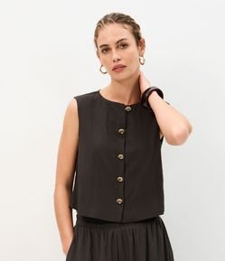 Blusa em Microfibra com Alça Larga e Botões Frontais