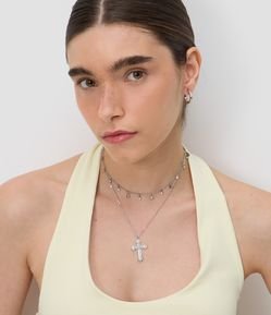 Conjunto de Colar em Camadas e Brincos com Pingente de Cruz