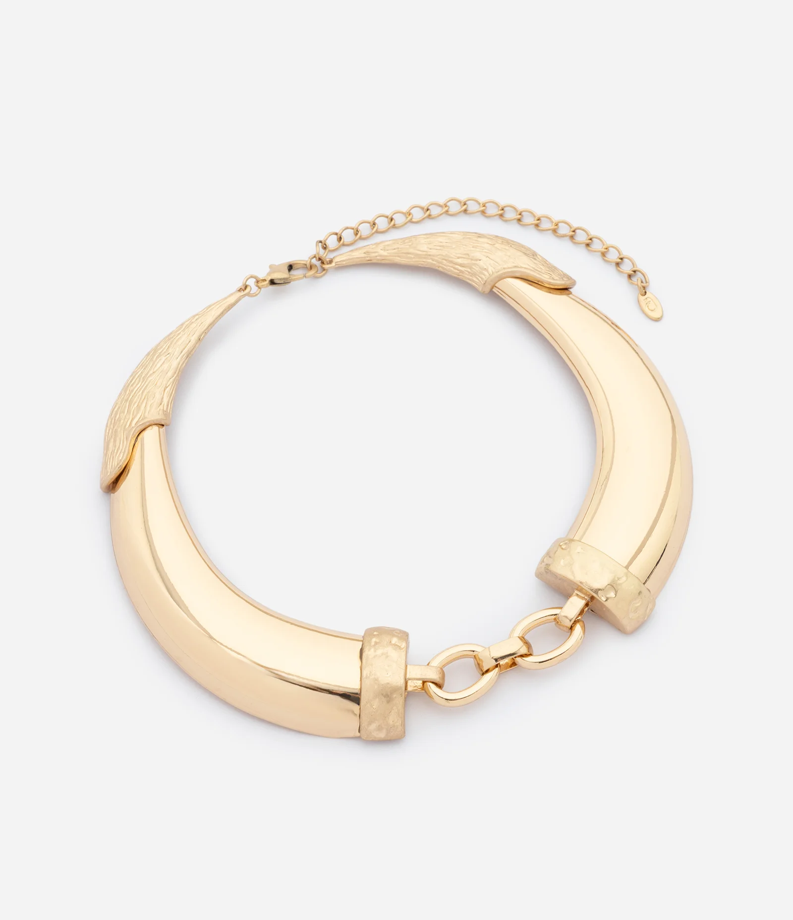 Colar Curto com Pingente Dente de Sabre Dourado 1