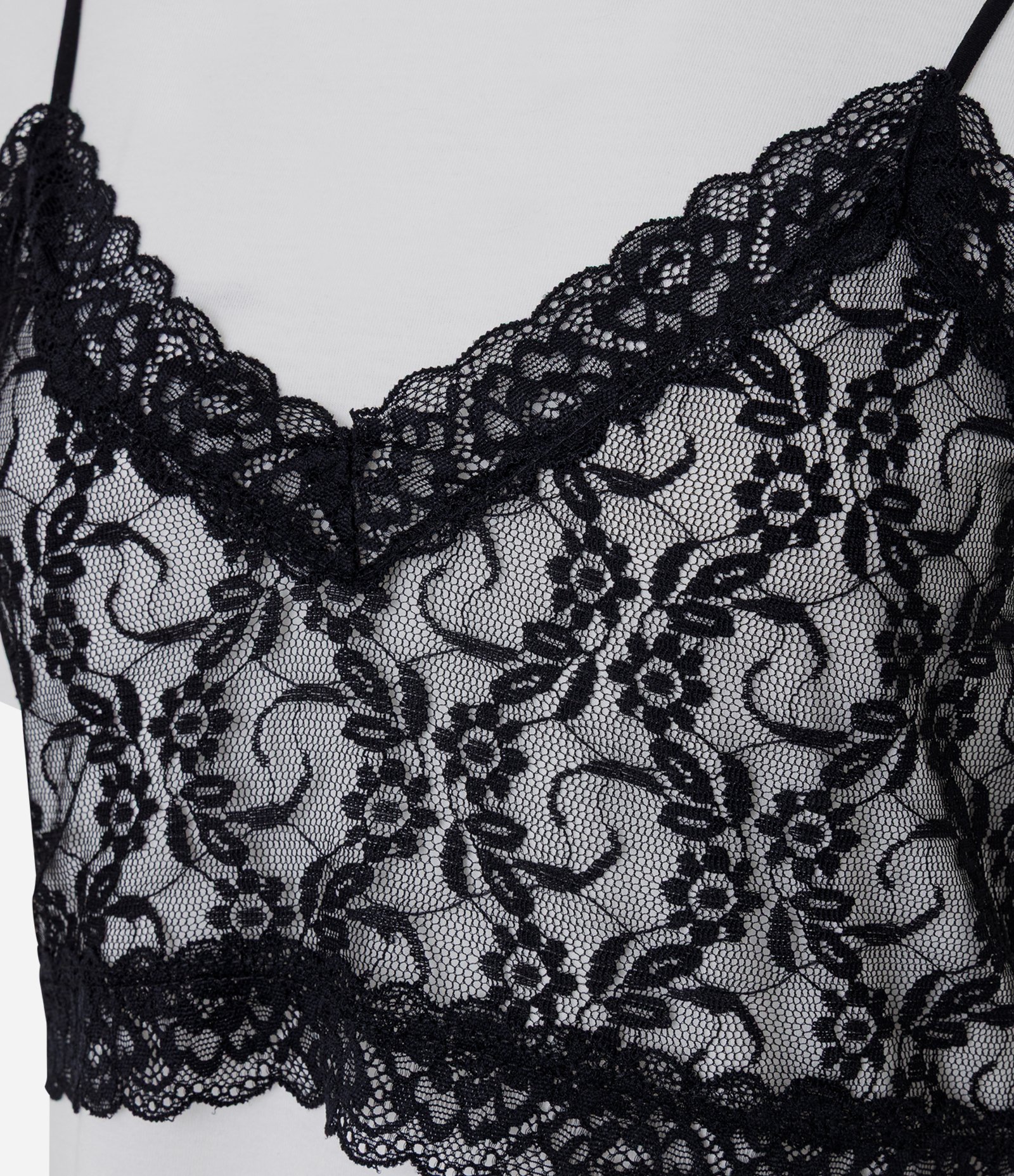 Camiseta em Algodão com Sobreposição Cropped de Alcinha em Renda Branco 6