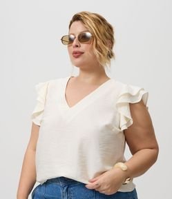 Blusa em Viscose com Babado Godê e Gola V Curve & Plus Size