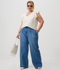 Blusa em Viscose com Babado Godê e Gola V Curve & Plus Size