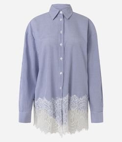 Camisa em Tricoline Listrada com Aplicação de Renda na Barra
