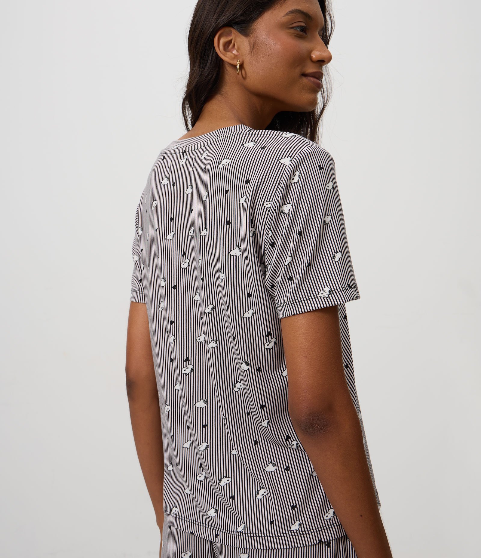 Blusa de Pijama em Peach Touch com Estampa de Listras Snoopy Cinza 4