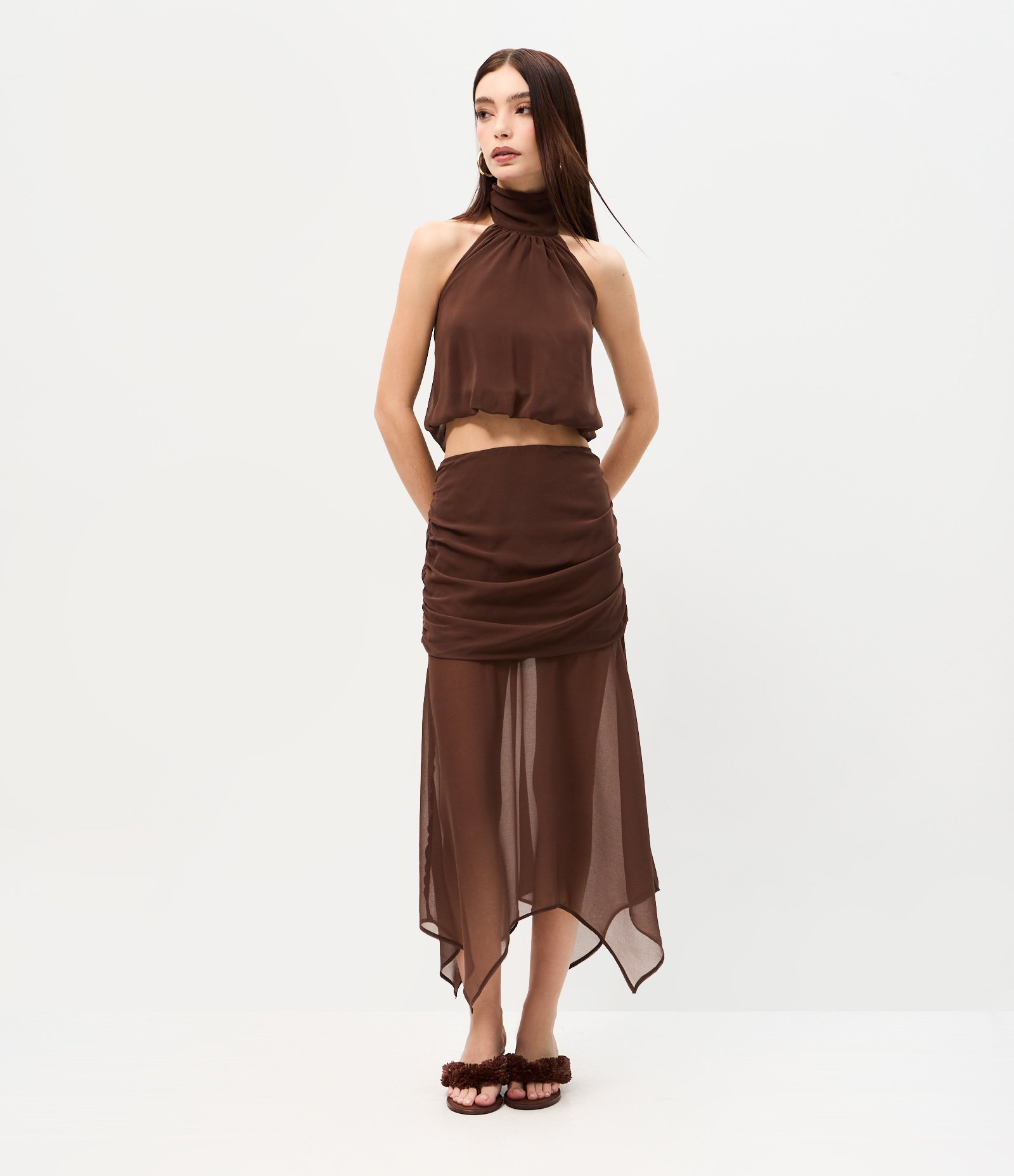 Saia Midi em Chiffon com Drapeado e Barra Assimétrica Marrom 1