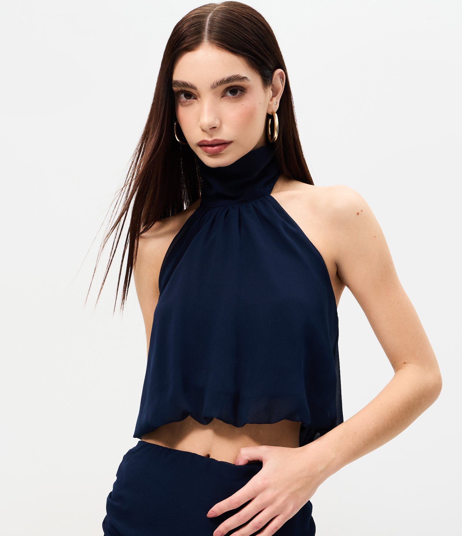 Blusa Halter em Chiffon com Gola Alta e Barra Balonê Azul 3