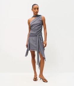 Vestido Ombro Único em Chiffon com Faixa de Amarração