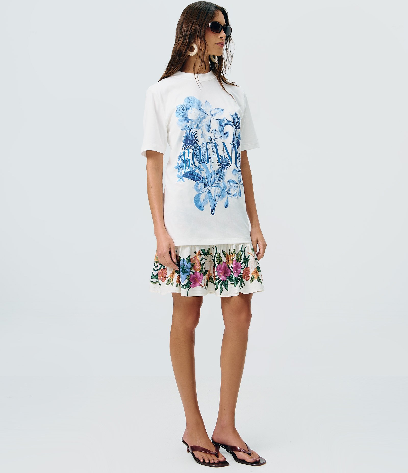 Camiseta Alongada em Algodão com Estampa Floral e Lettering Botanist Branco 2