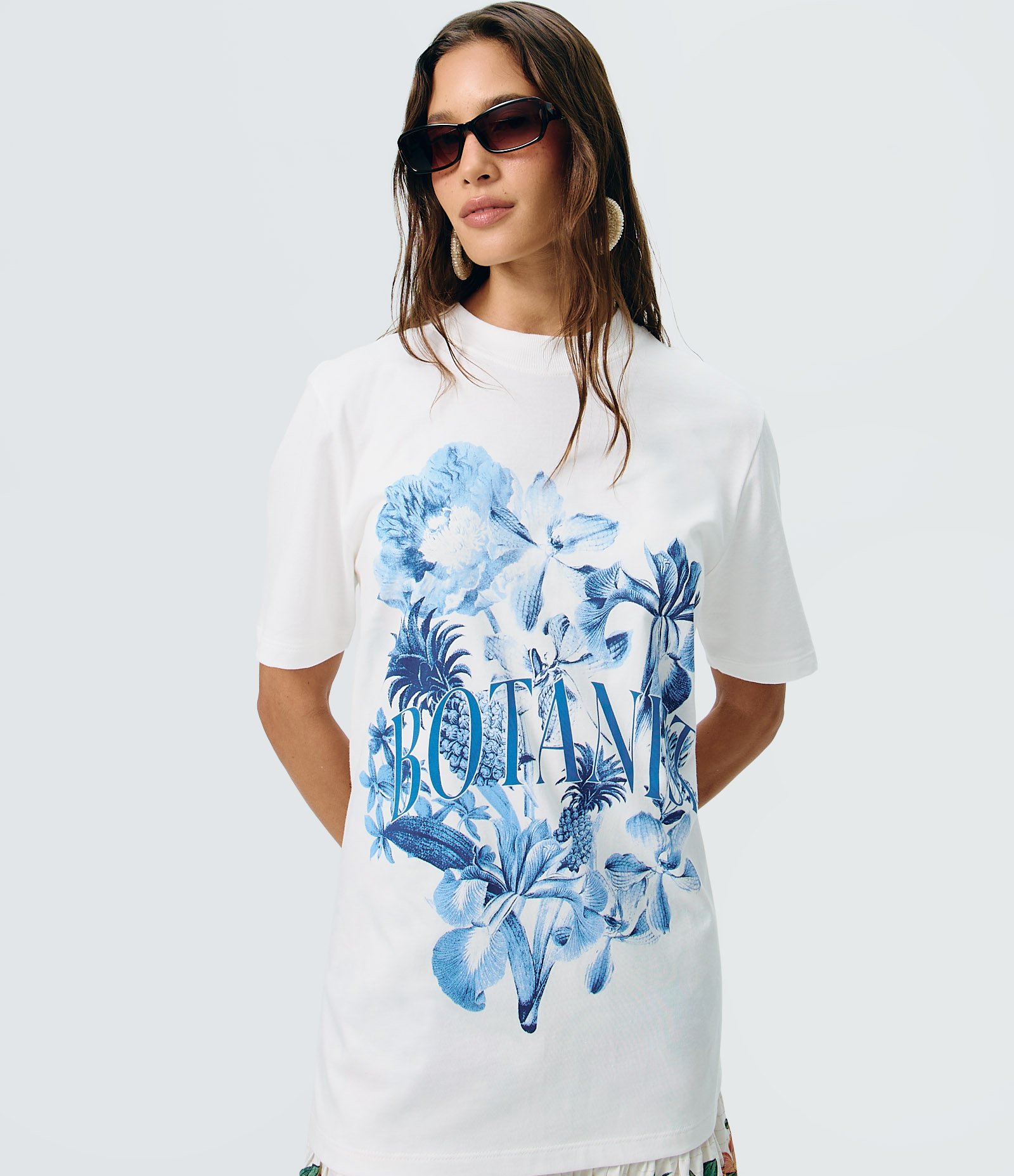 Camiseta Alongada em Algodão com Estampa Floral e Lettering Botanist Branco 3