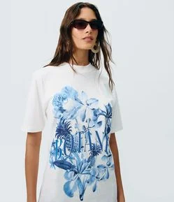 Camiseta Alongada em Algodão com Estampa Floral e Lettering Botanist