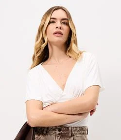 Blusa em Microfibra com Decote V e Manga Morcego