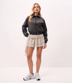 Saia Curta em Chiffon com Babados e Pontas Laterais