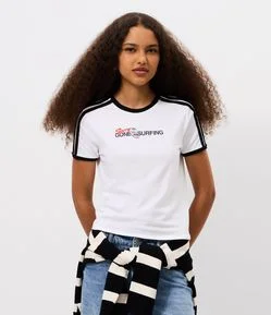 Camiseta em Algodão com Estampa Peanuts Snoopy e Detalhes Contrastantes