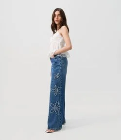 Calça Wide em Jeans com Bordado de Flores
