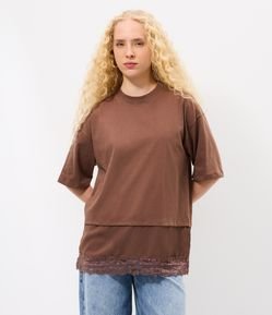 Camiseta em Algodão com Sobreposição em Barra Rendada e Mangas Amplas